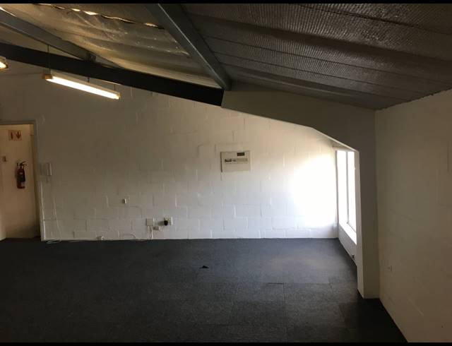 42M² OFFICE TO LET IN OKAVANGO PARK